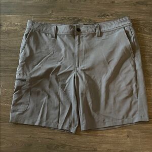Men’s Magellan Outdoors Water-Repellent Gray Shorts, Size 40